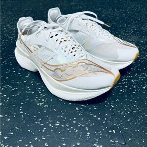 Saucony Endorphin Elite Size 11.5